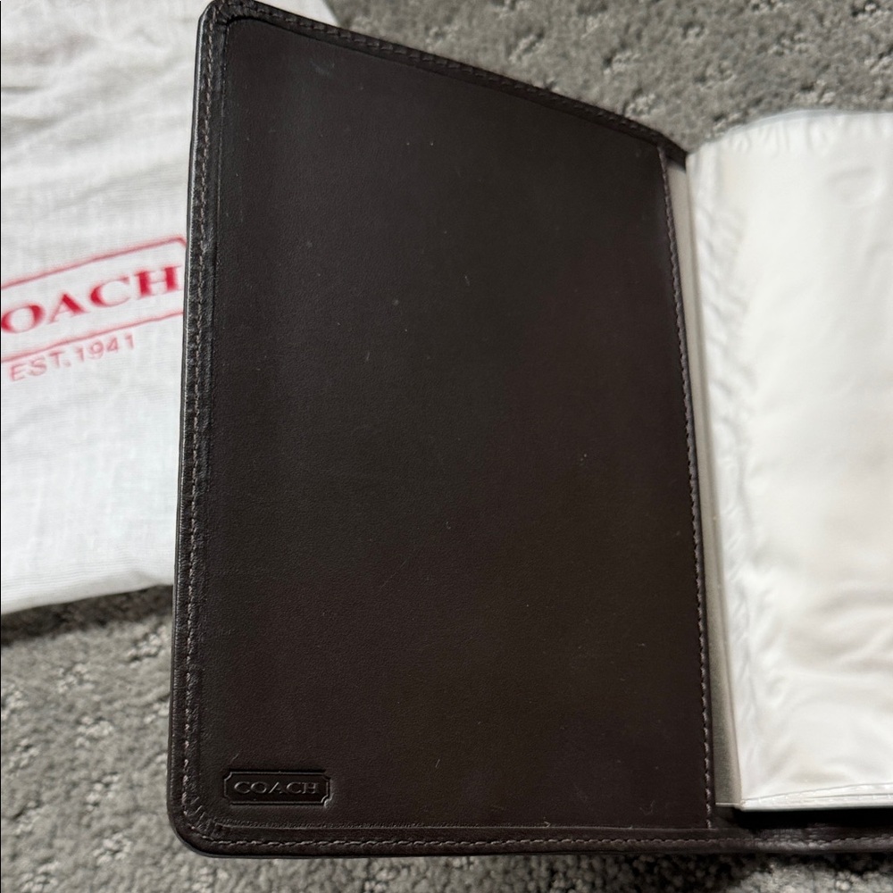 NWOT Coach Tan and Brown Signature Canvas - Picture 2 of 4